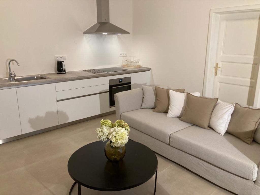 City Center Apartments Praha Bagian luar foto